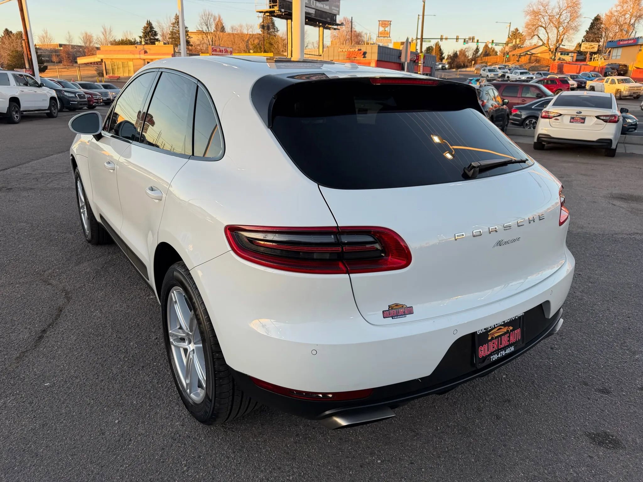 Used 2018 Porsche Macan Sport Edition image 6