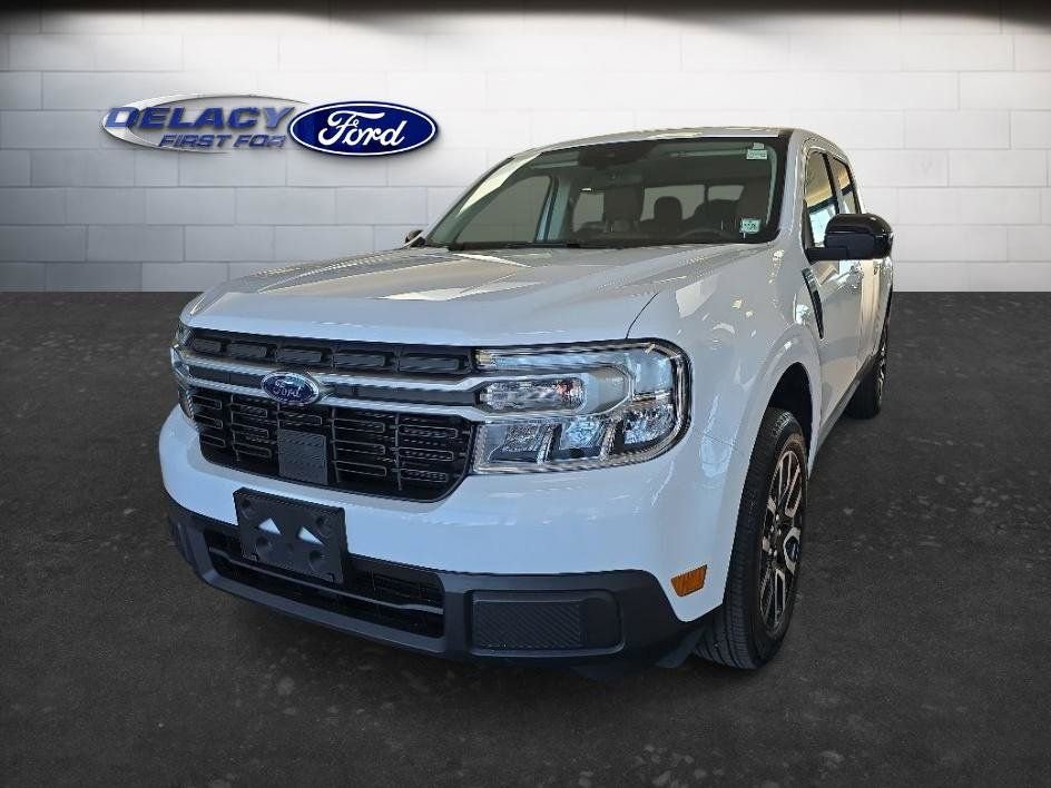 Used 2024 Ford Maverick Lariat FWD image 1