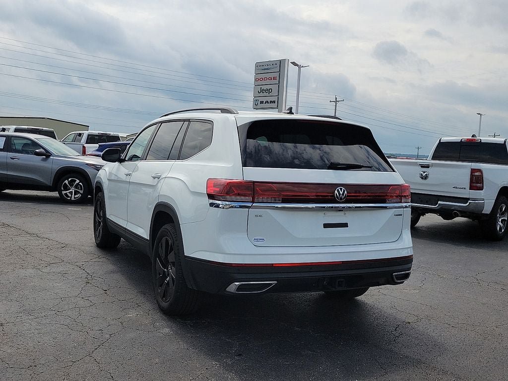 Used 2025 Volkswagen Atlas SE AWD/4WD image 4