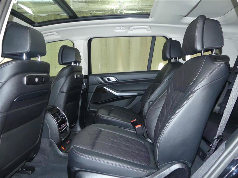 Used 2024 BMW X7 xDrive40i w/ Climate Comfort Package AWD/4WD image 31
