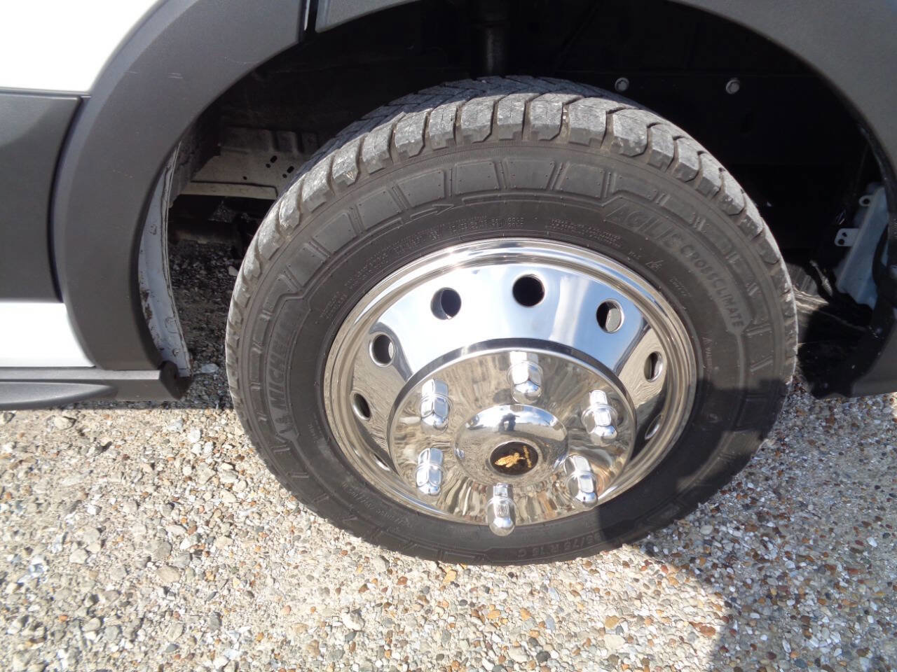 Used 2020 Ford Transit 350 DRW w/ Interior Upgrade Package image 22