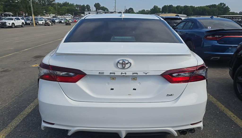 Used 2021 Toyota Camry SE FWD image 6