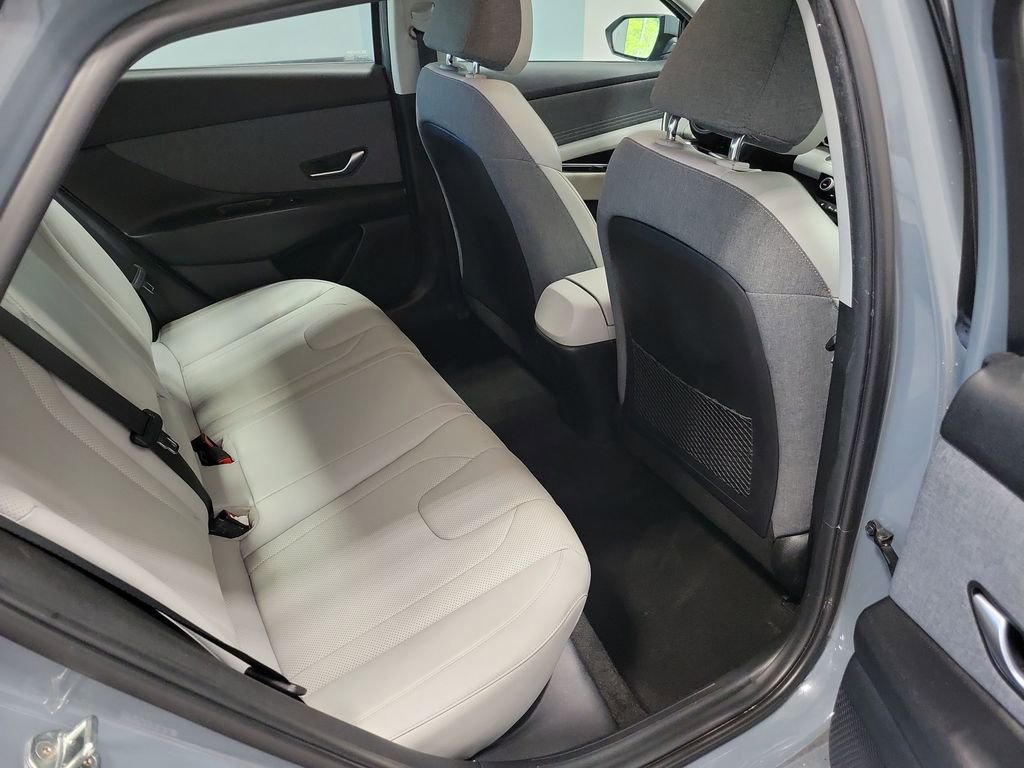 Used 2023 Hyundai Elantra Limited w/ Cargo Package FWD image 17