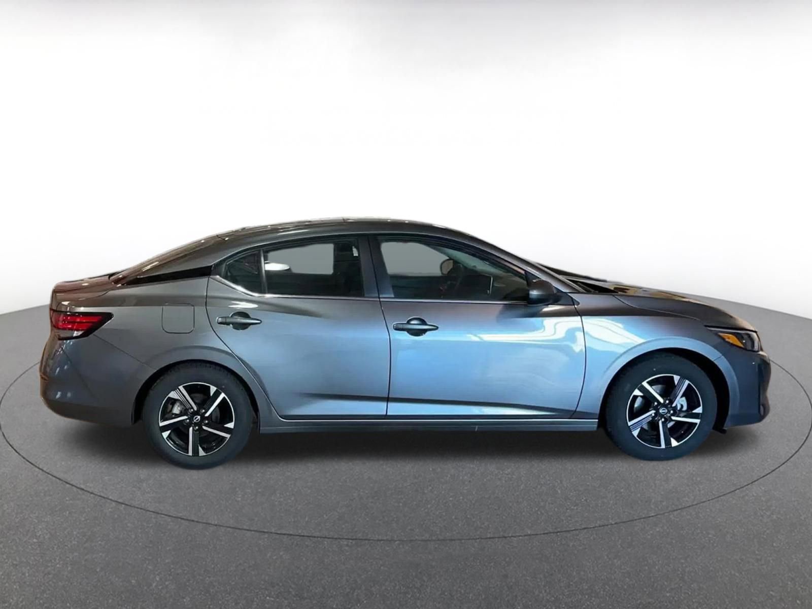 Used 2025 Nissan Sentra SV image 16