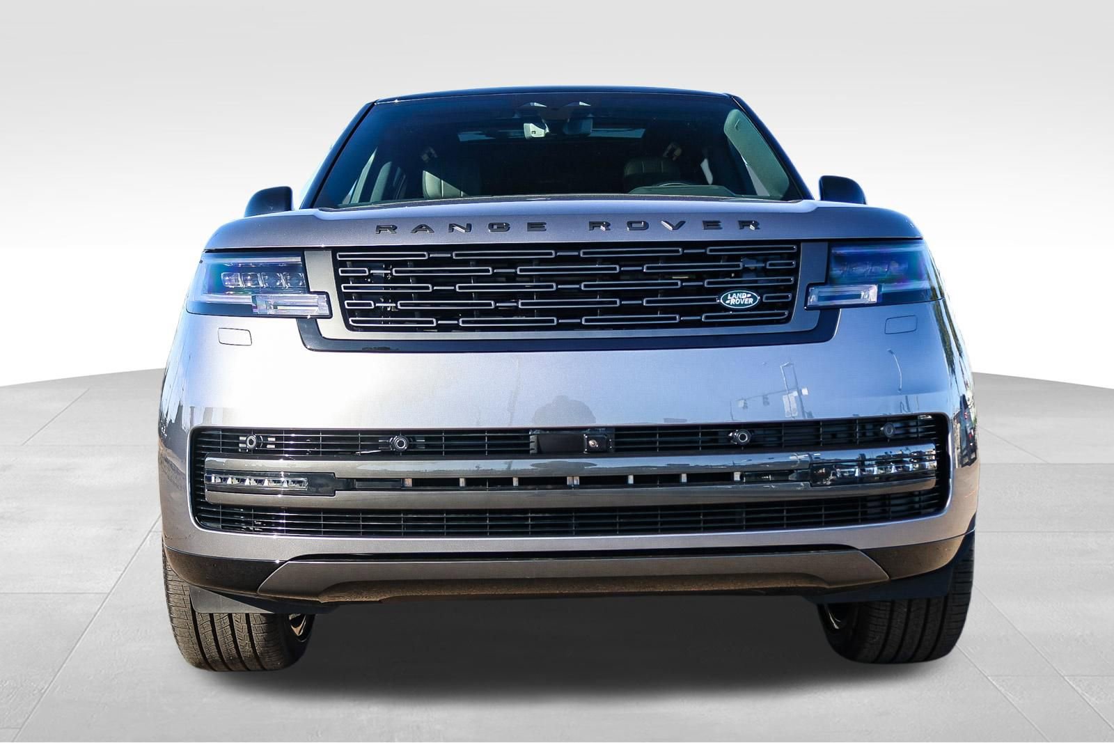 New 2026 Land Rover Range Rover Long Wheelbase SE image 2