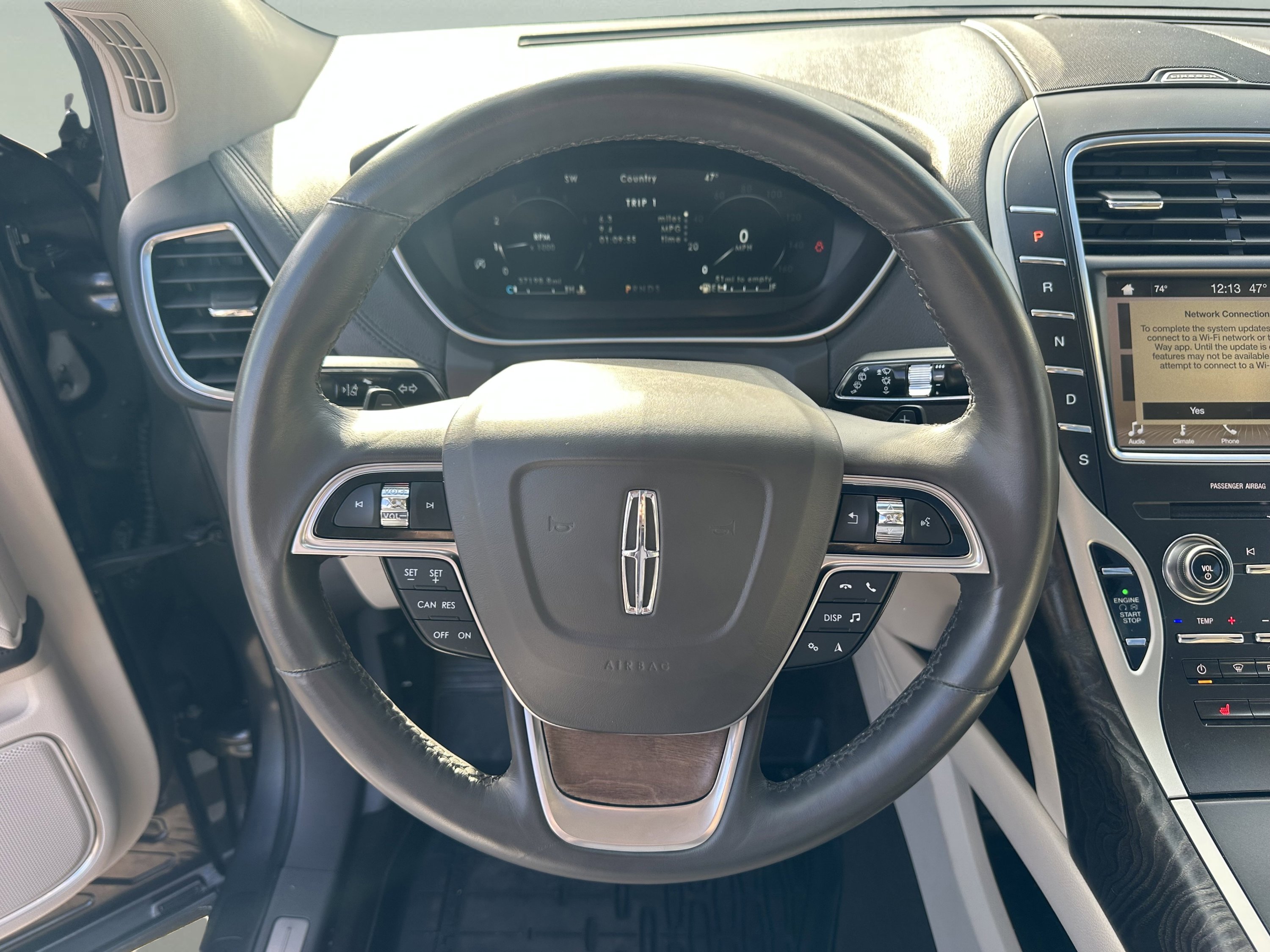 Used 2019 Lincoln Nautilus Select image 12