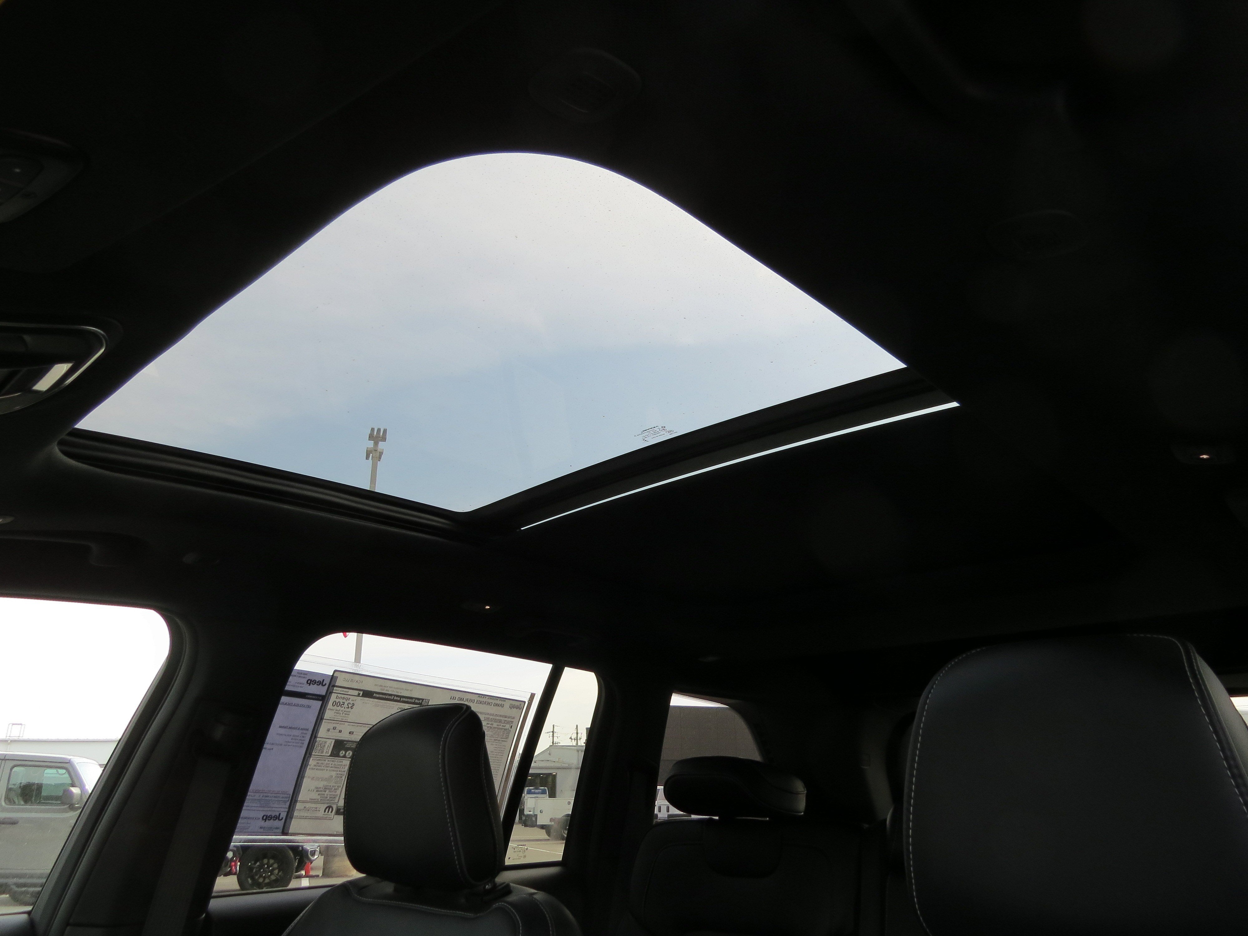 New 2025 Jeep Grand Cherokee Overland w/ Trailer Tow Package image 29