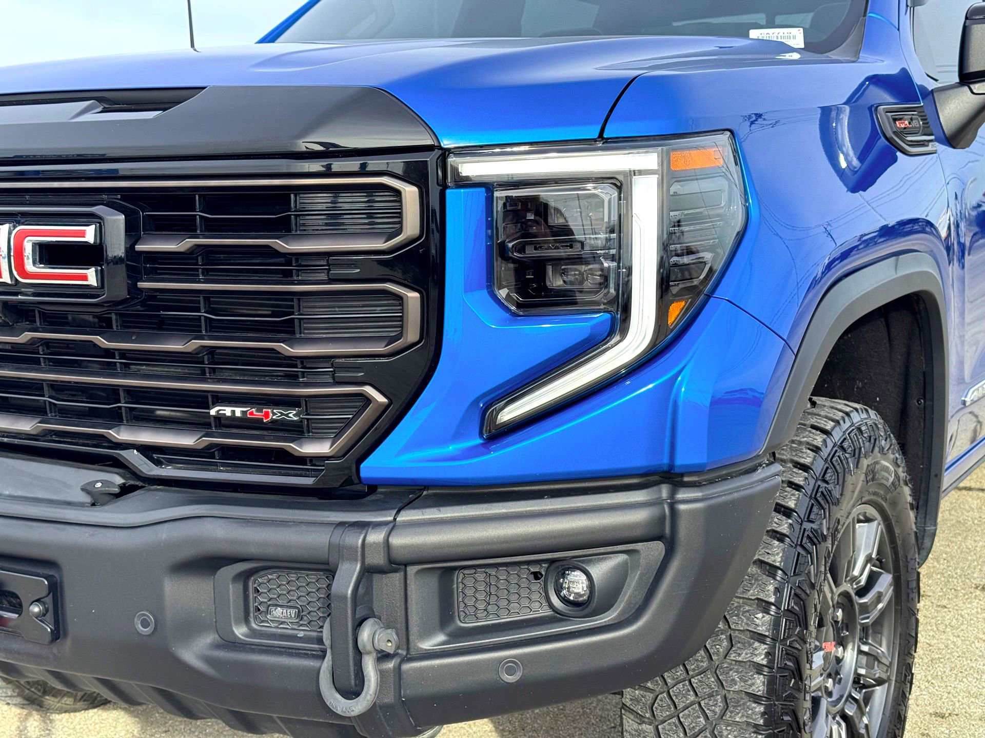Used 2024 GMC Sierra 1500 AT4X AWD/4WD image 4