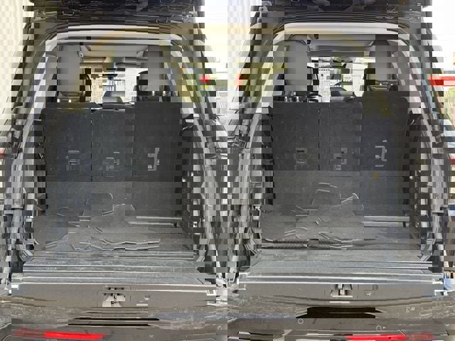 Used 2025 Lincoln Navigator Reserve image 33