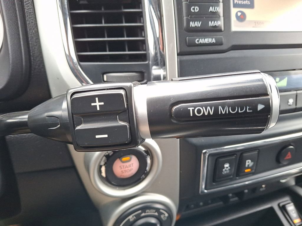 Used 2017 Nissan Titan SV image 15