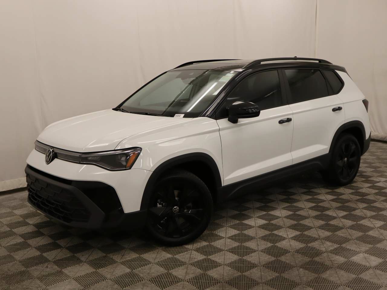 New 2026 Volkswagen Taos SE FWD image 1