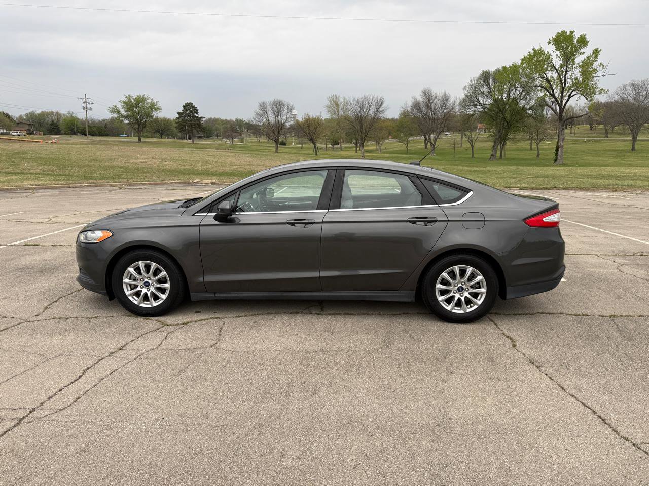 Used 2015 Ford Fusion S image 3