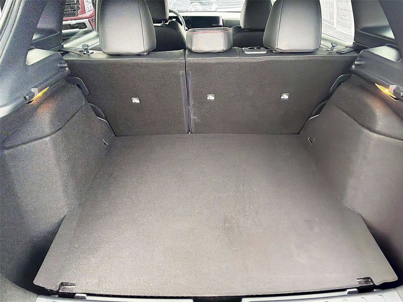 Used 2025 Nissan Kicks SR image 24