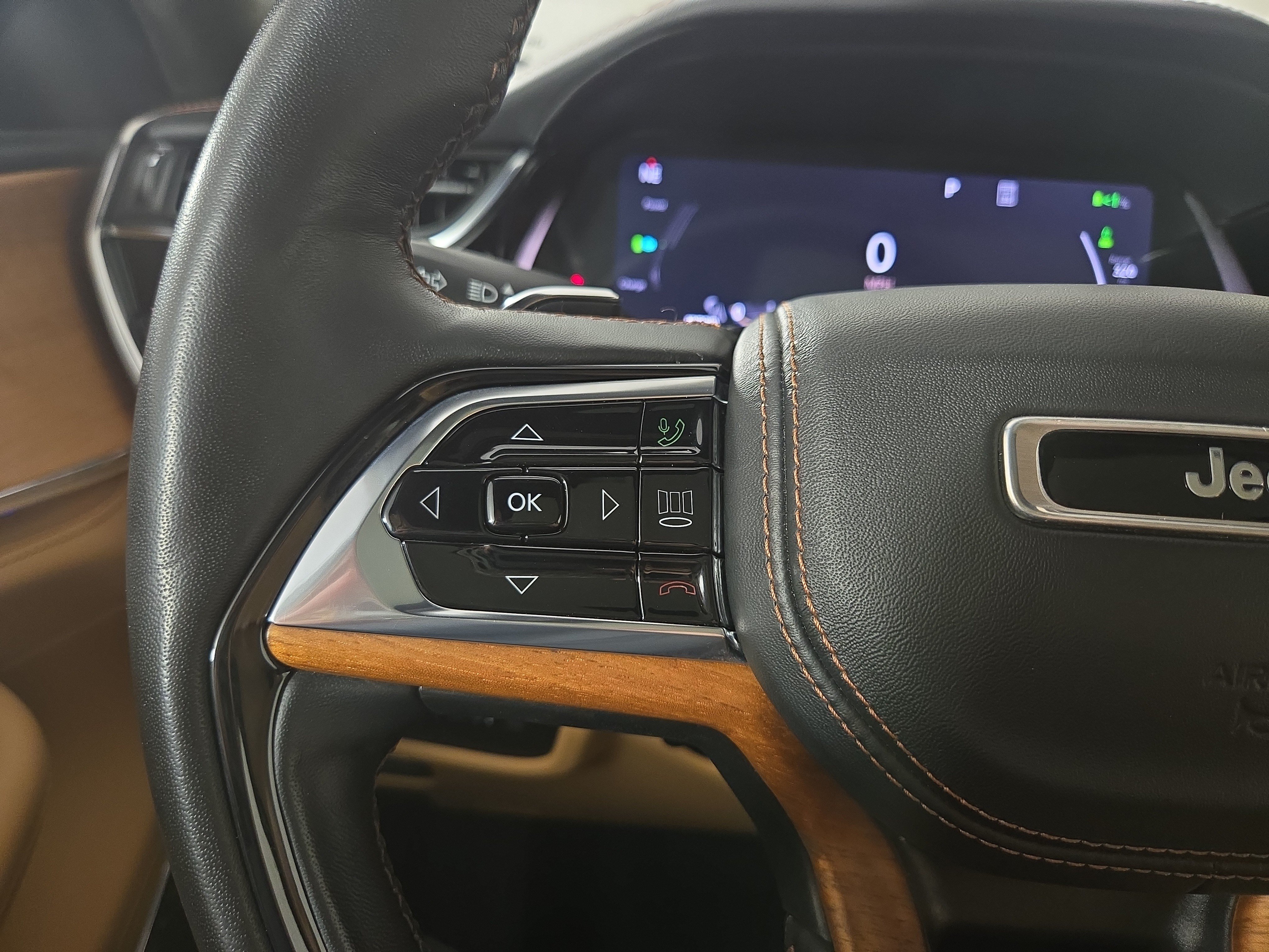 Certified 2023 Jeep Grand Cherokee Summit AWD/4WD image 16