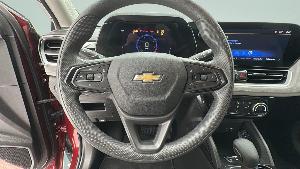 Used 2024 Chevrolet TrailBlazer LT AWD/4WD image 15