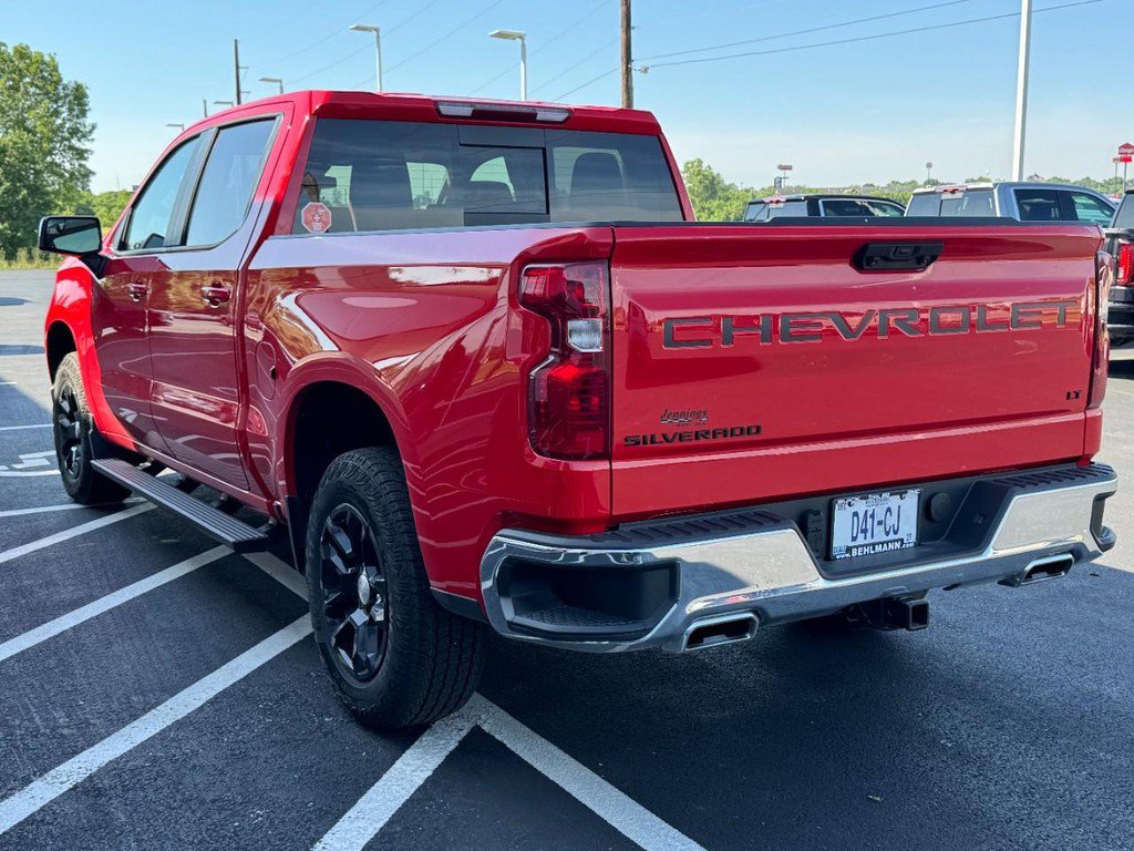 Used 2024 Chevrolet Silverado 1500 LT w/ Z71 Off-Road Package AWD/4WD image 10