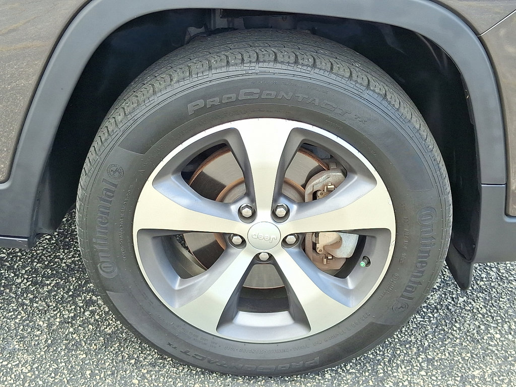 Used 2020 Jeep Cherokee Limited image 9