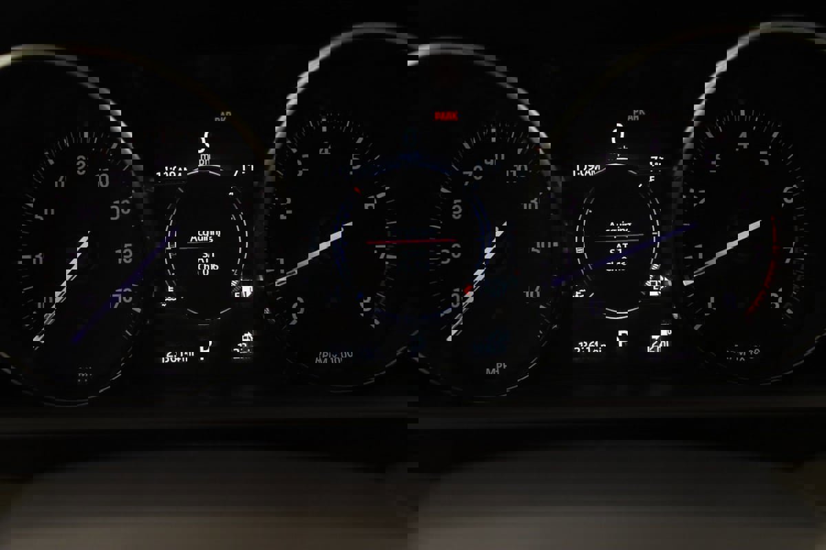 Used 2016 Land Rover Range Rover Sport SE image 19