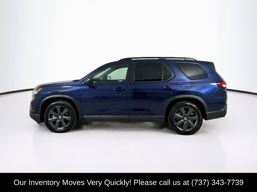 Used 2023 Honda Pilot Sport image 4