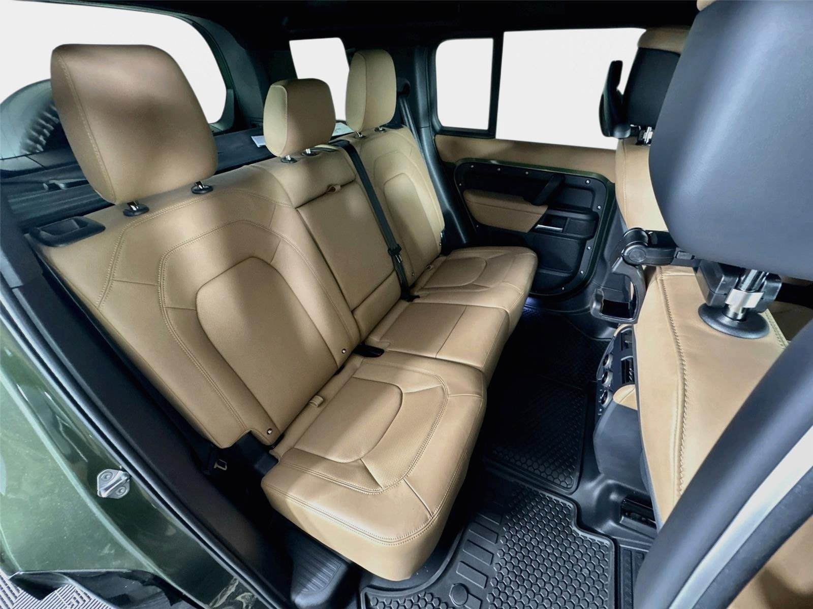 New 2026 Land Rover Defender 110 X-Dynamic SE AWD/4WD image 29