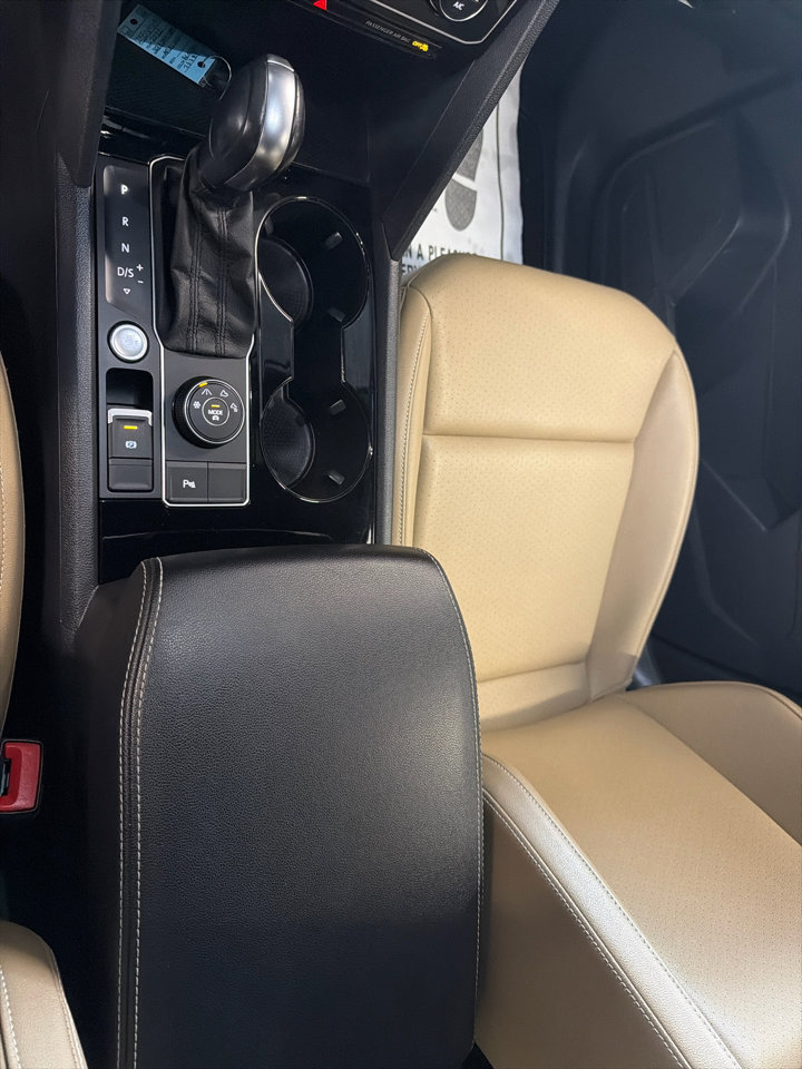 Used 2020 Volkswagen Atlas Cross Sport SEL image 19