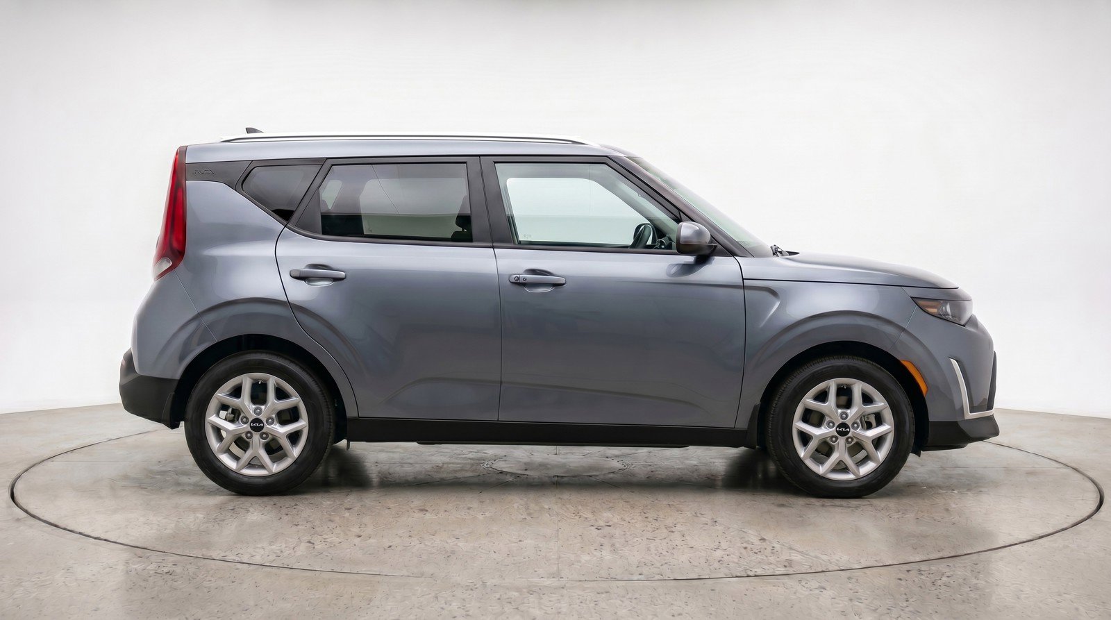 Used 2025 Kia Soul LX w/ LX Technology Package FWD image 11