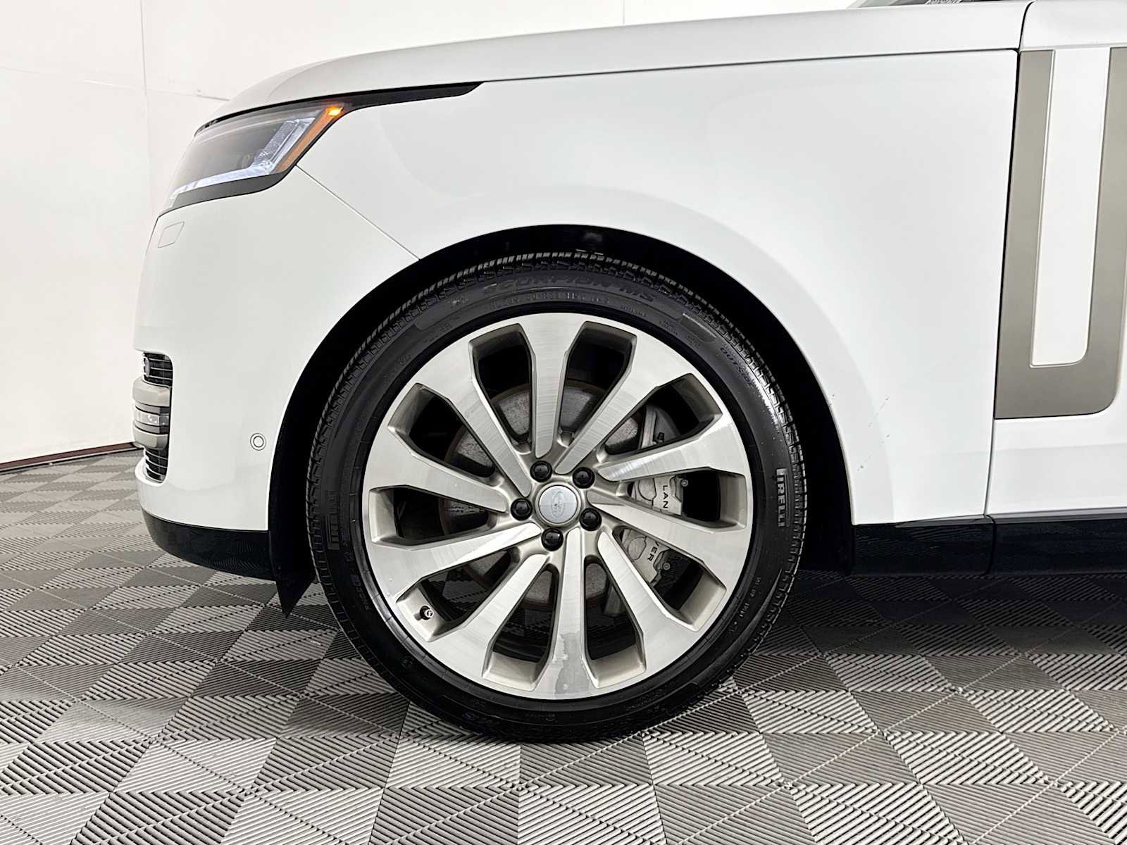 Certified 2025 Land Rover Range Rover Long Wheelbase SE image 51