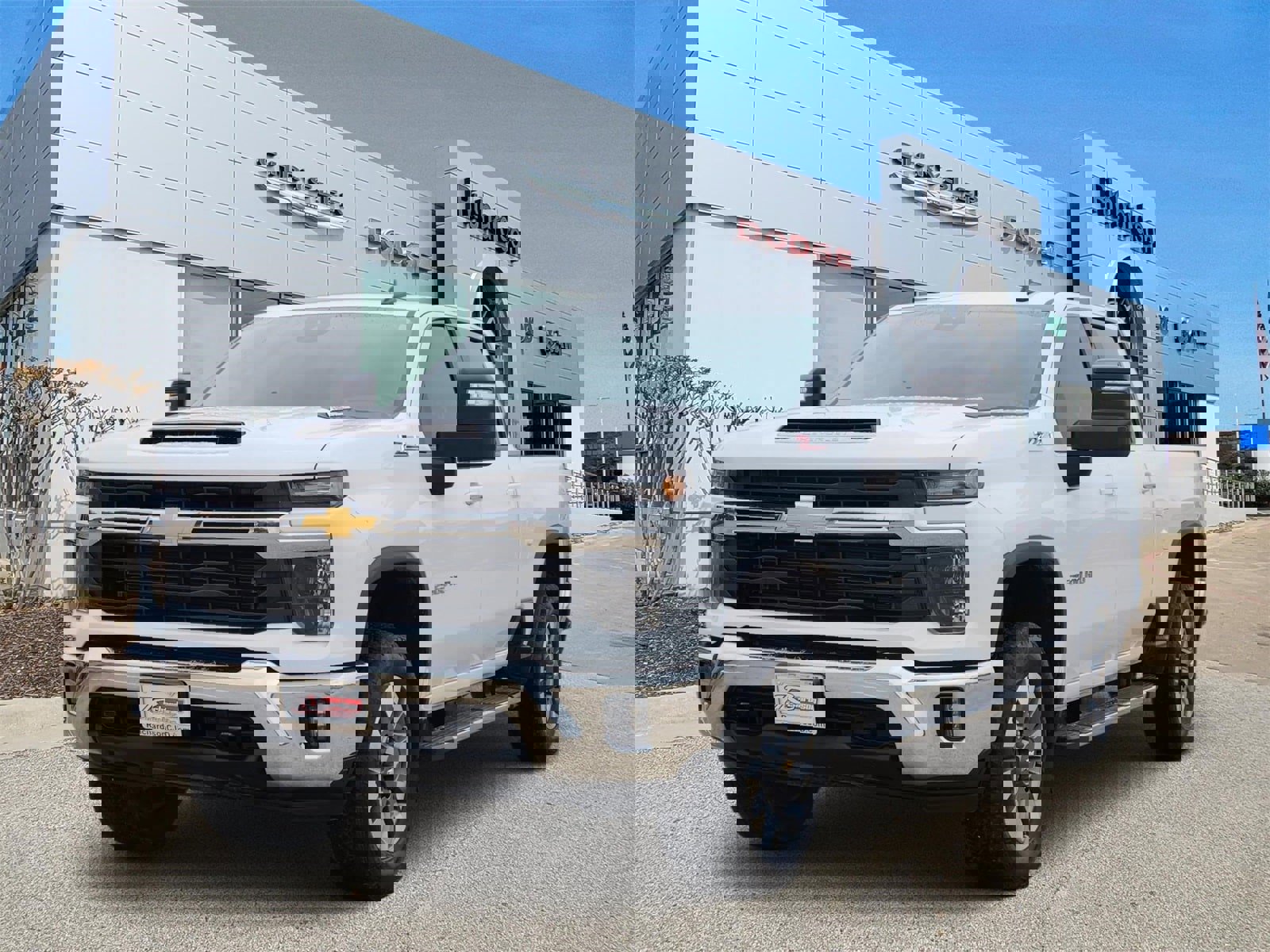 Used 2024 Chevrolet Silverado 2500 LT image 2