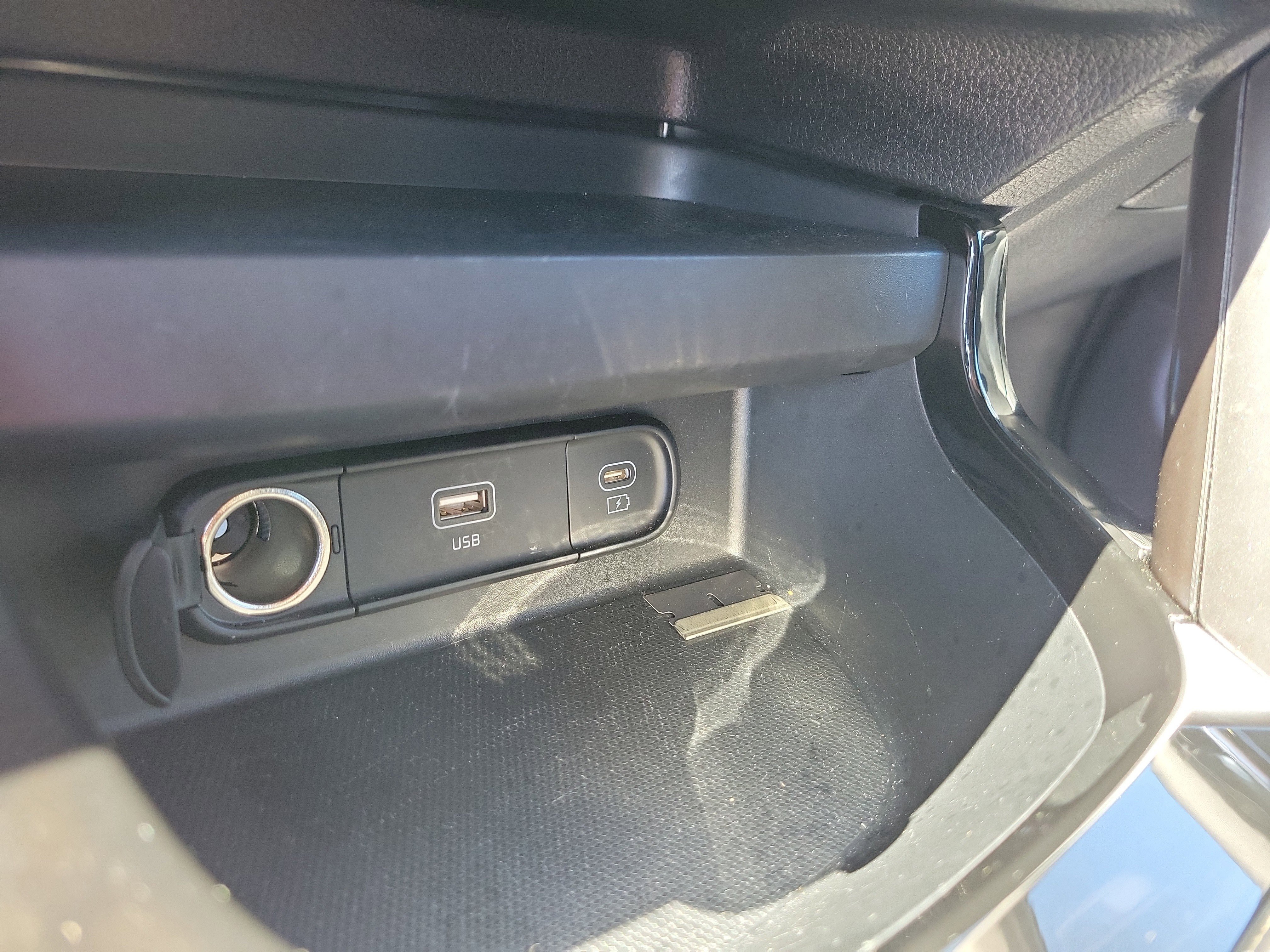 Used 2025 Kia Seltos S FWD image 27