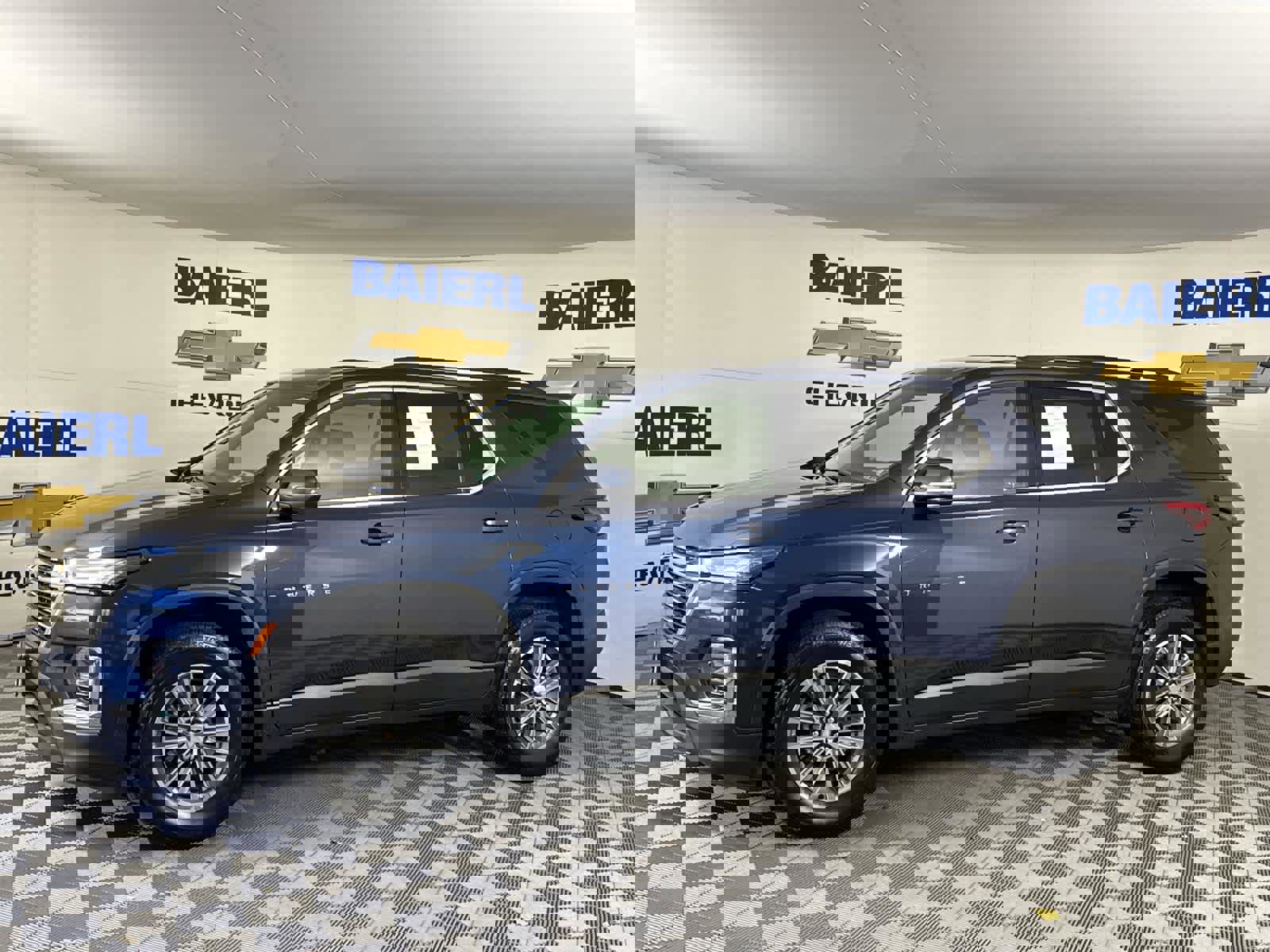 Certified 2023 Chevrolet Traverse LT image 2