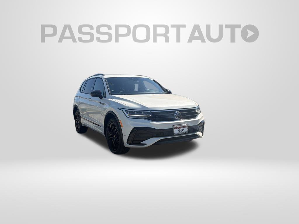 Used 2022 Volkswagen Tiguan SE R-Line AWD/4WD image 3