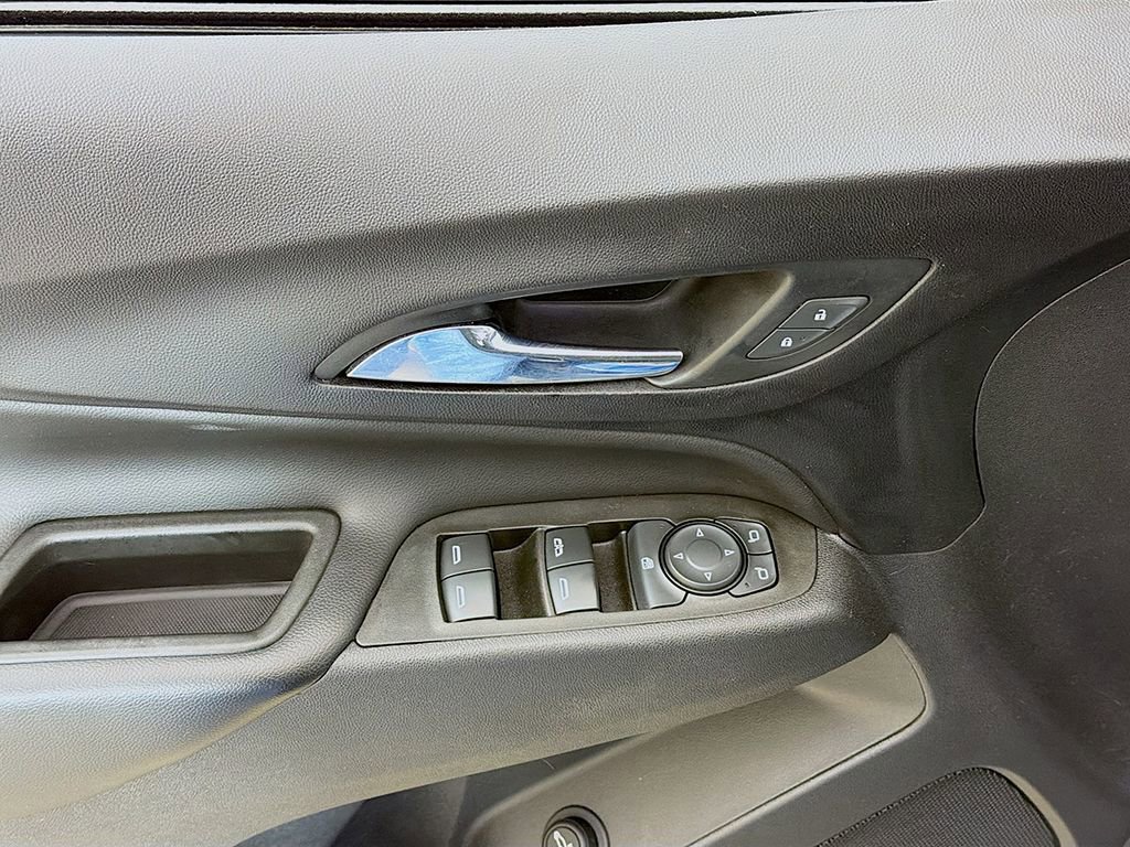 Used 2021 Chevrolet Equinox LT FWD image 26