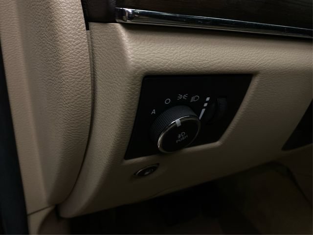 Used 2014 Jeep Grand Cherokee Overland AWD/4WD image 24