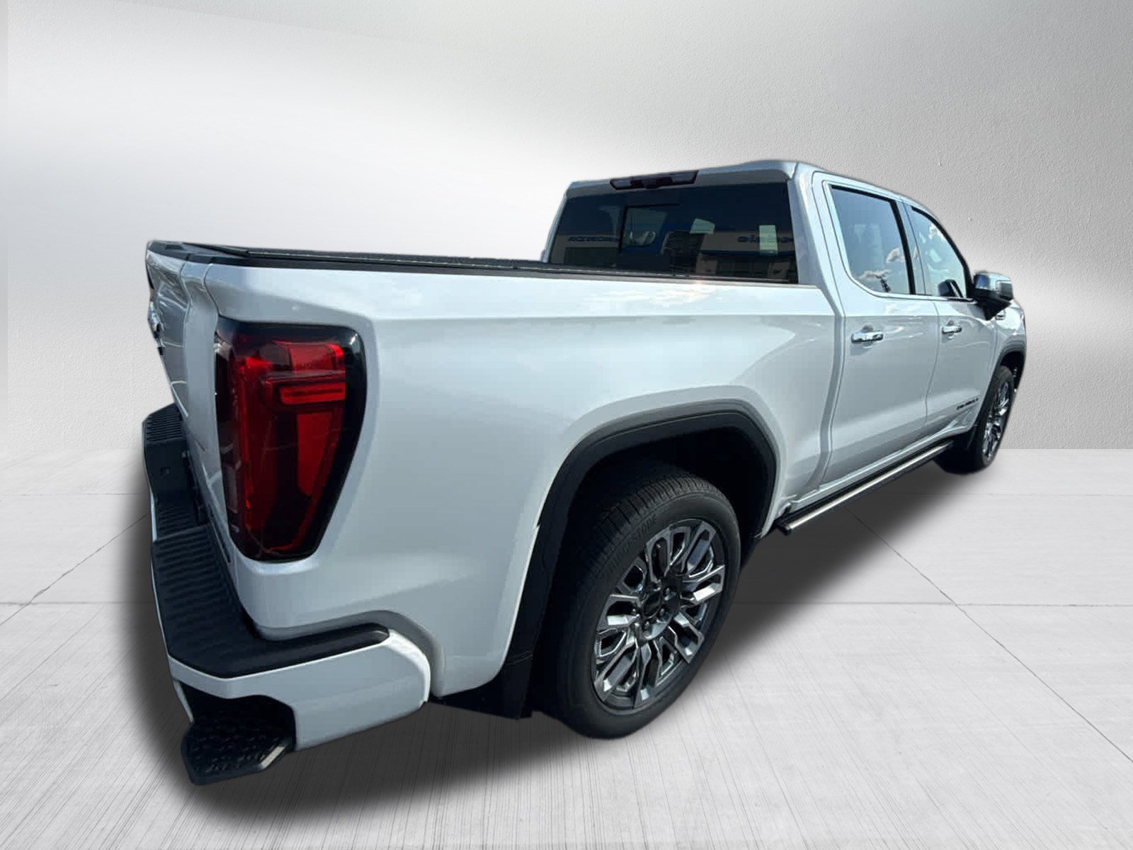 Used 2024 GMC Sierra 1500 Denali Ultimate AWD/4WD image 6