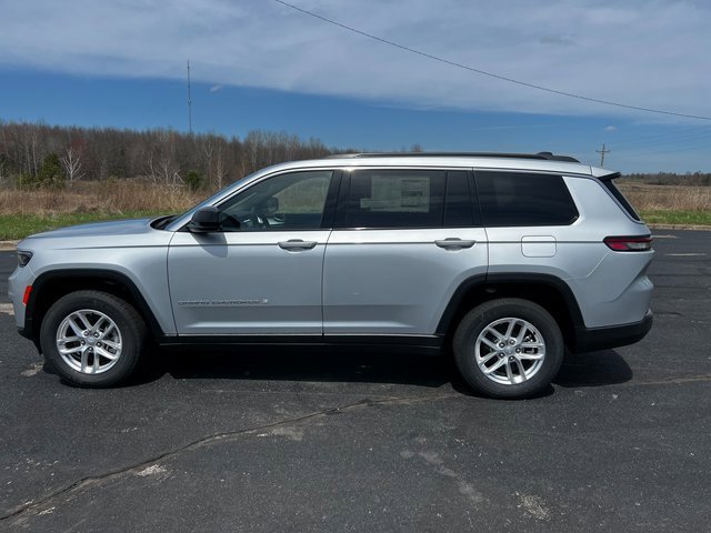 New 2024 Jeep Grand Cherokee L Laredo w/ Trailer Tow Package image 6