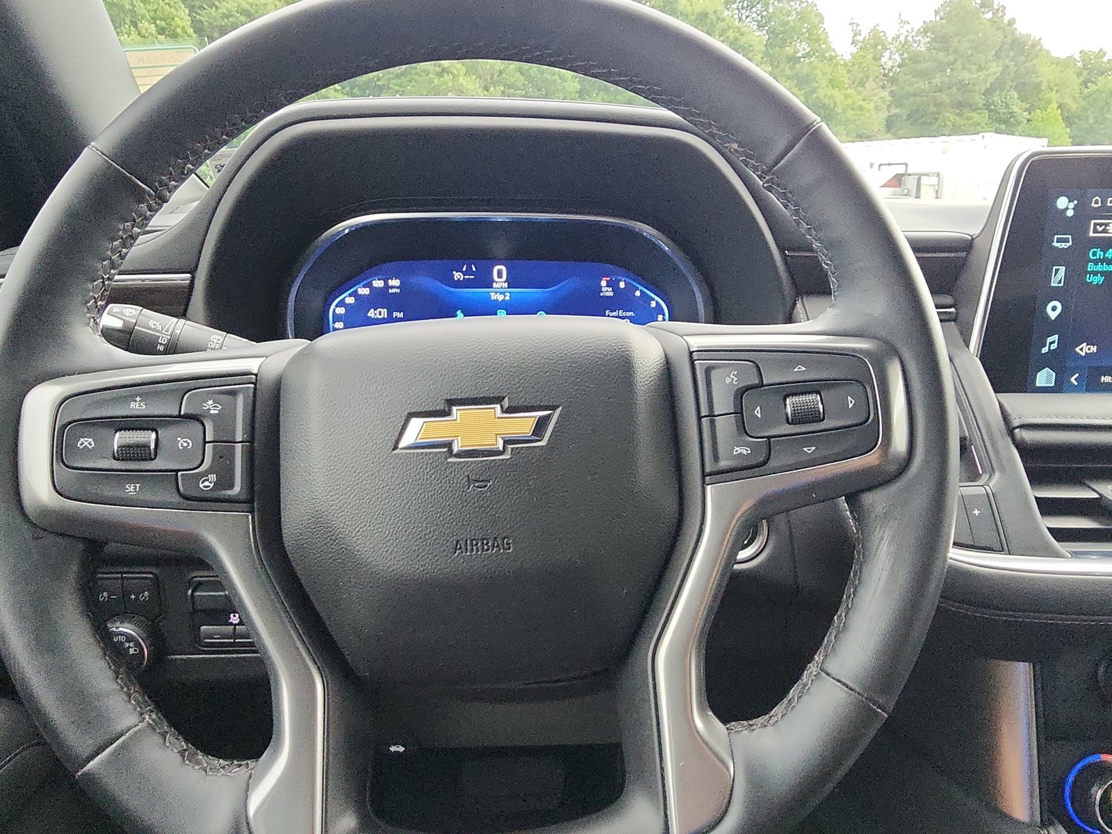 Used 2024 Chevrolet Suburban LT w/ Luxury Package AWD/4WD image 15