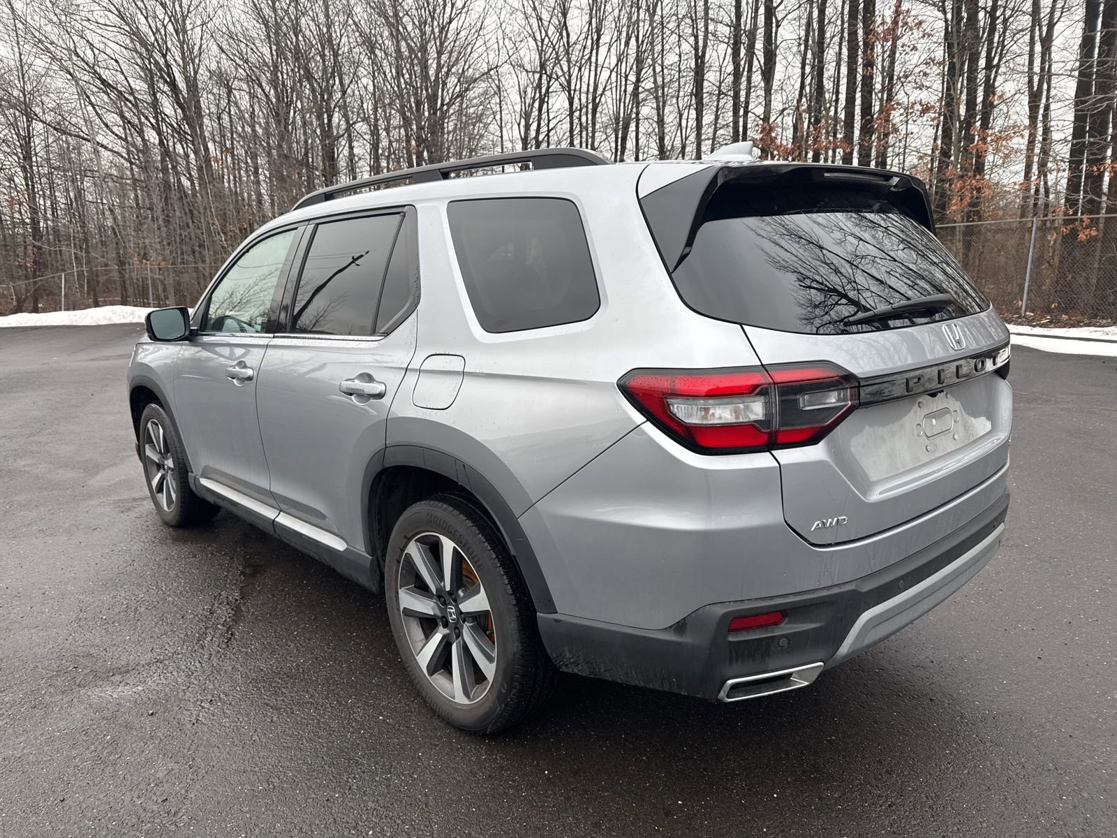 Used 2023 Honda Pilot Touring image 6