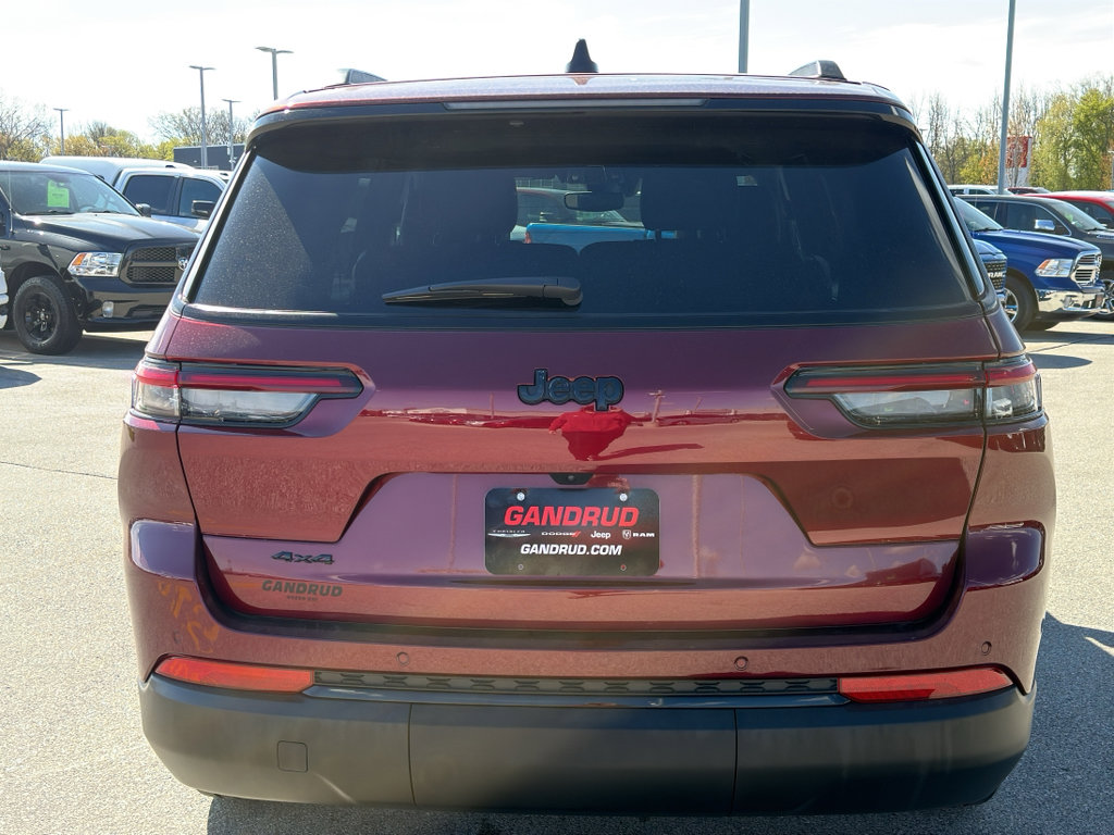 Used 2023 Jeep Grand Cherokee L Laredo AWD/4WD image 7
