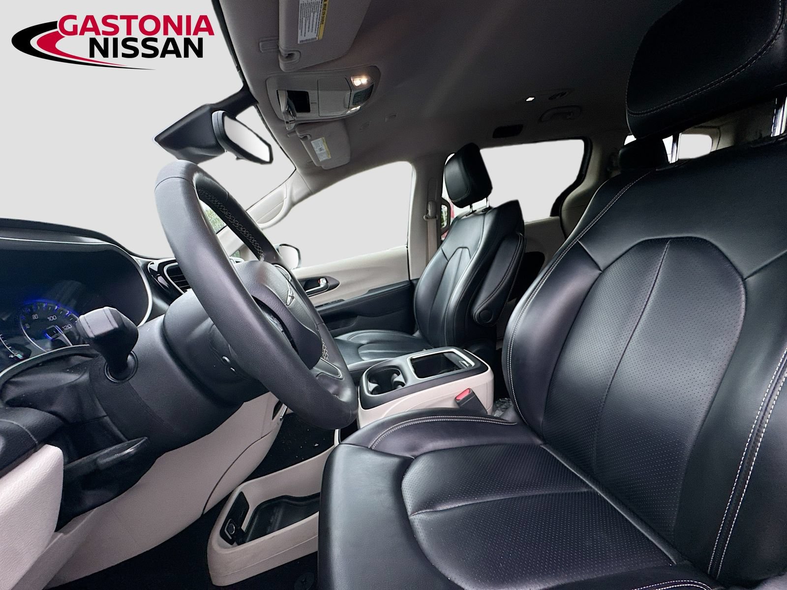 Used 2023 Chrysler Pacifica Touring-L FWD image 27