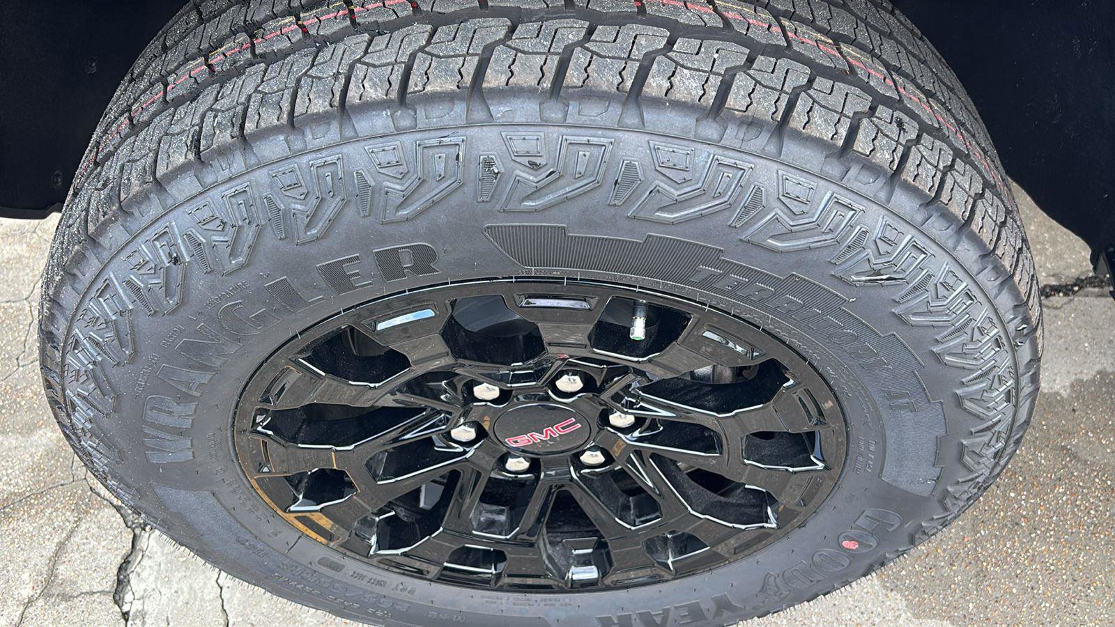 New 2026 GMC Canyon Elevation w/ Convenience Package RWD image 13