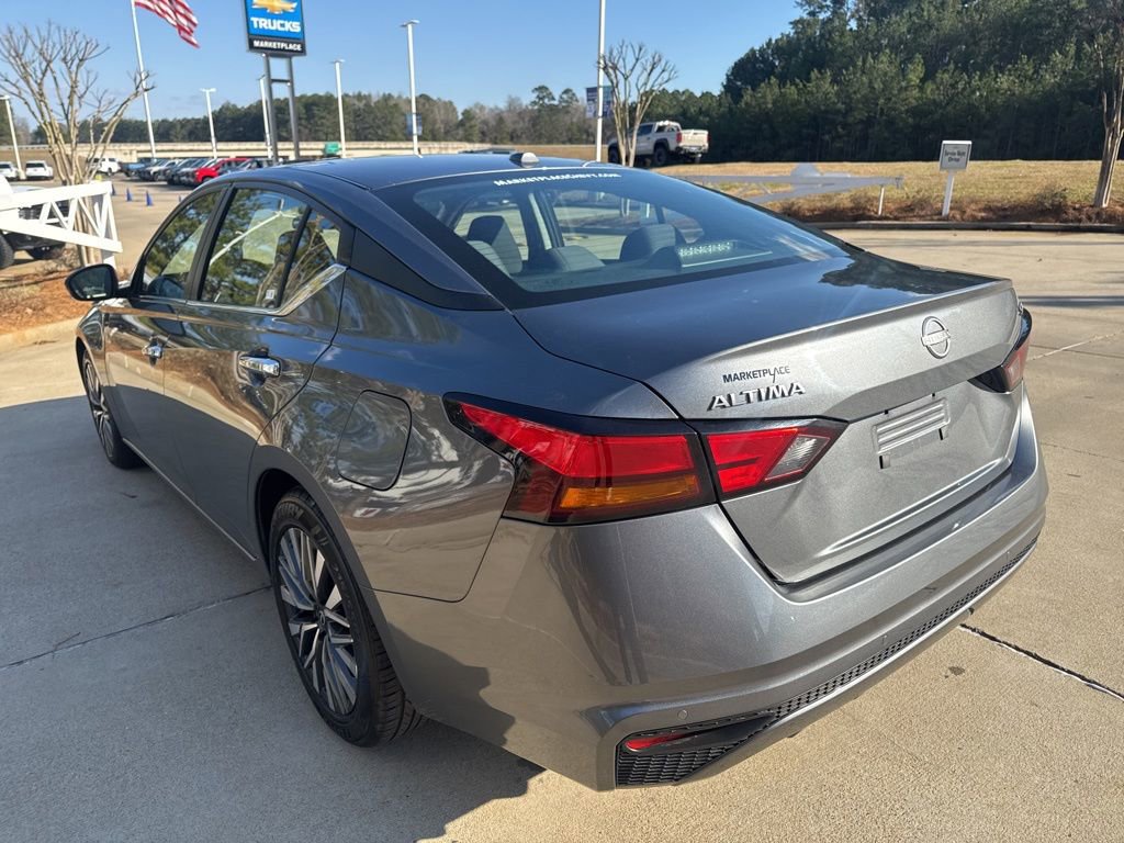 Used 2024 Nissan Altima 2.5 SV FWD image 7