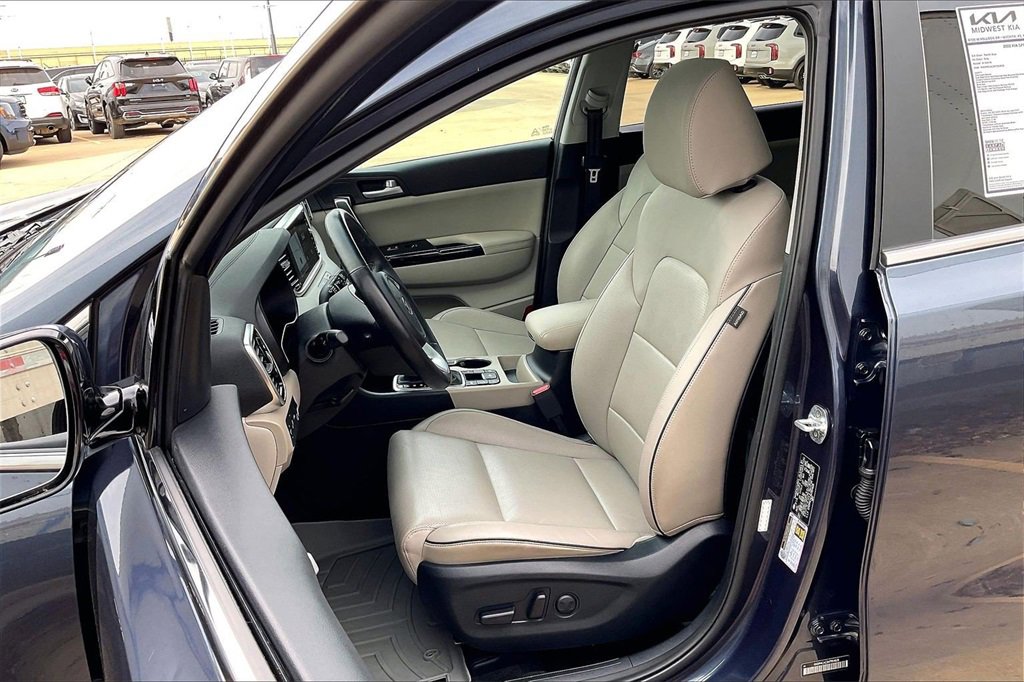 Certified 2022 Kia Sportage EX w/ EX Technology Package image 25