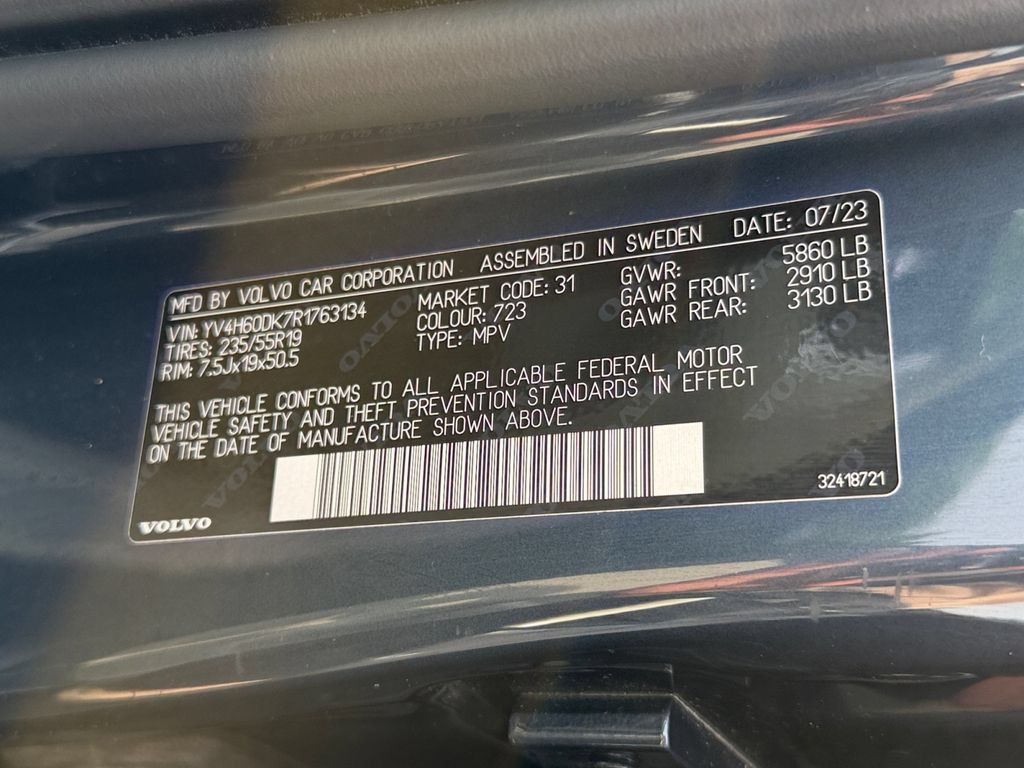 Certified 2024 Volvo XC60 T8 Core w/ Climate Package AWD/4WD image 30