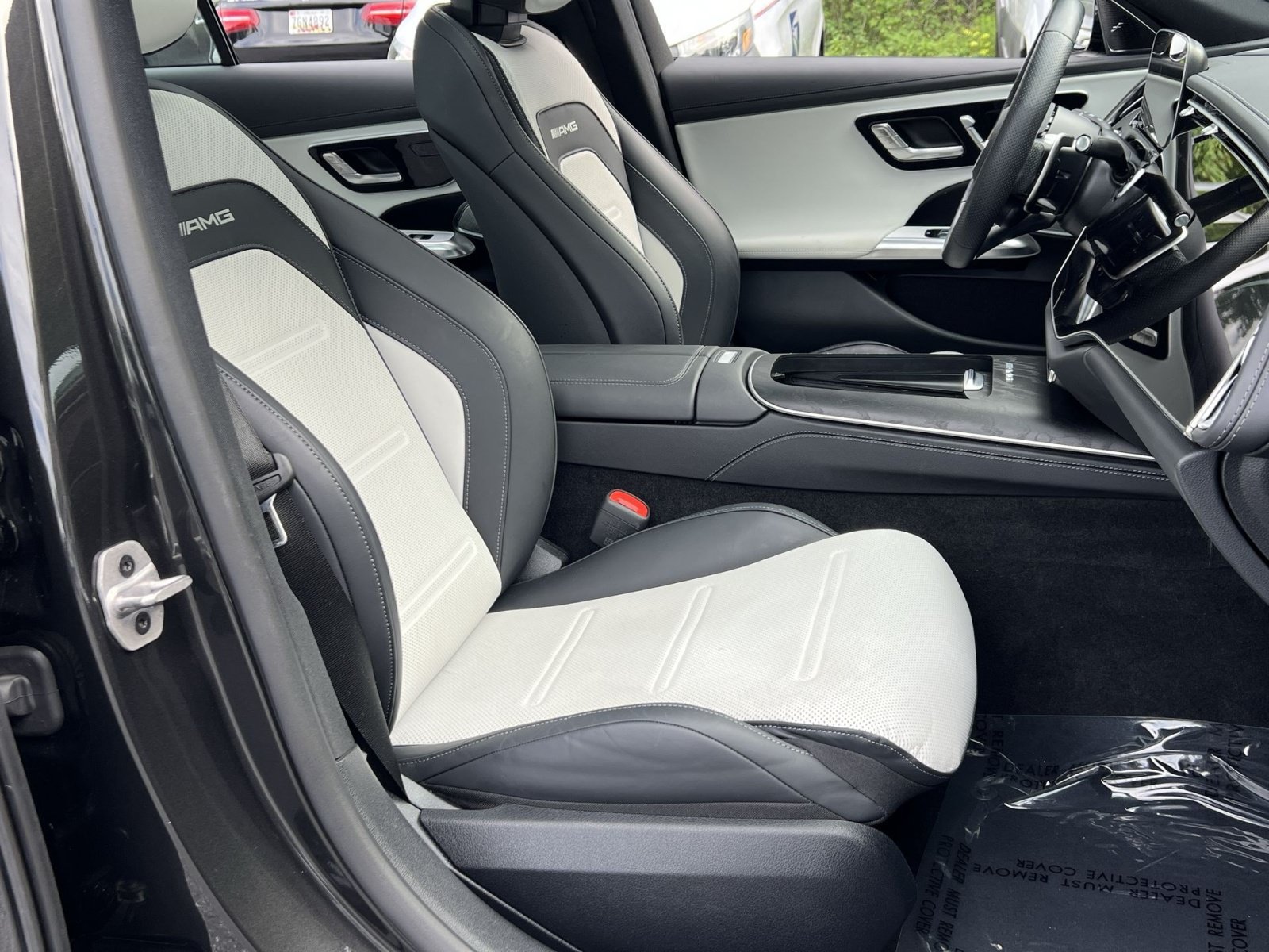Used 2025 Mercedes-Benz E 53 AMG e 4MATIC Sedan w/ Multicontour Seating Package image 33