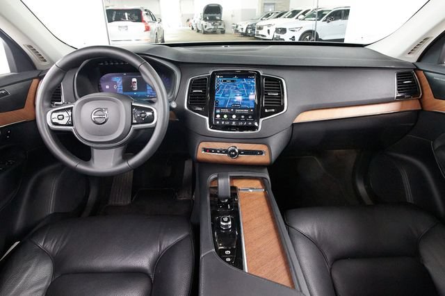 Certified 2023 Volvo XC90 B6 Plus AWD/4WD image 7