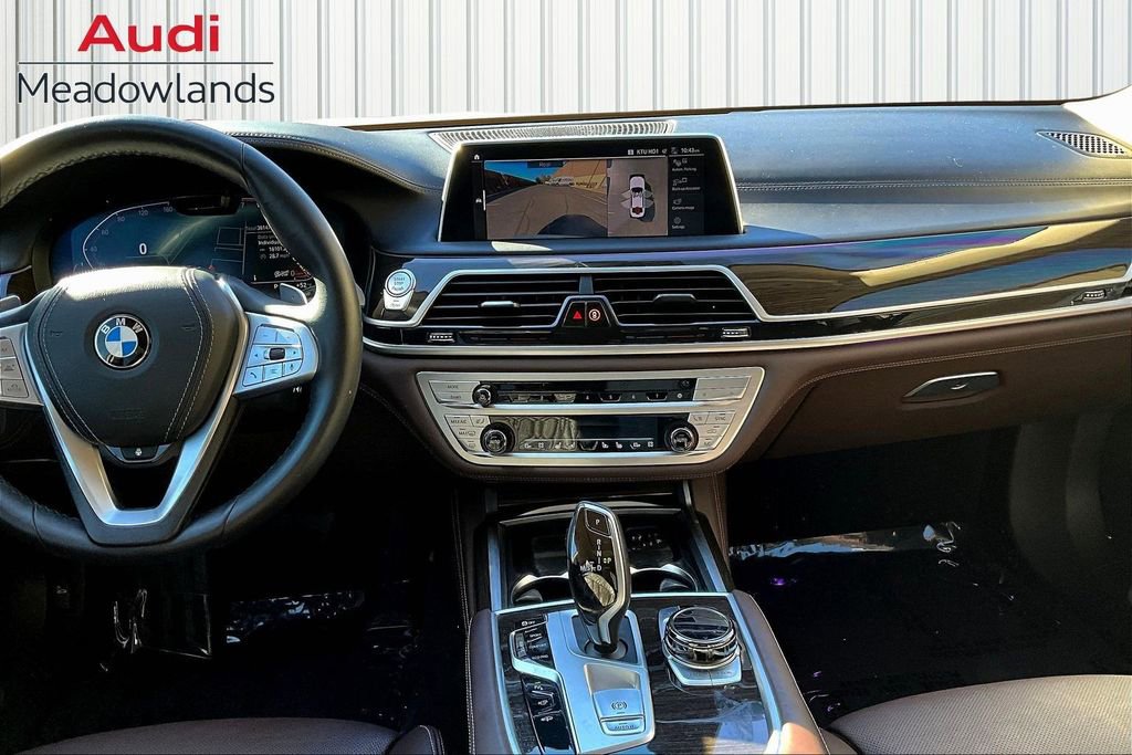 Used 2022 BMW 750i xDrive w/ Executive Package AWD/4WD image 9
