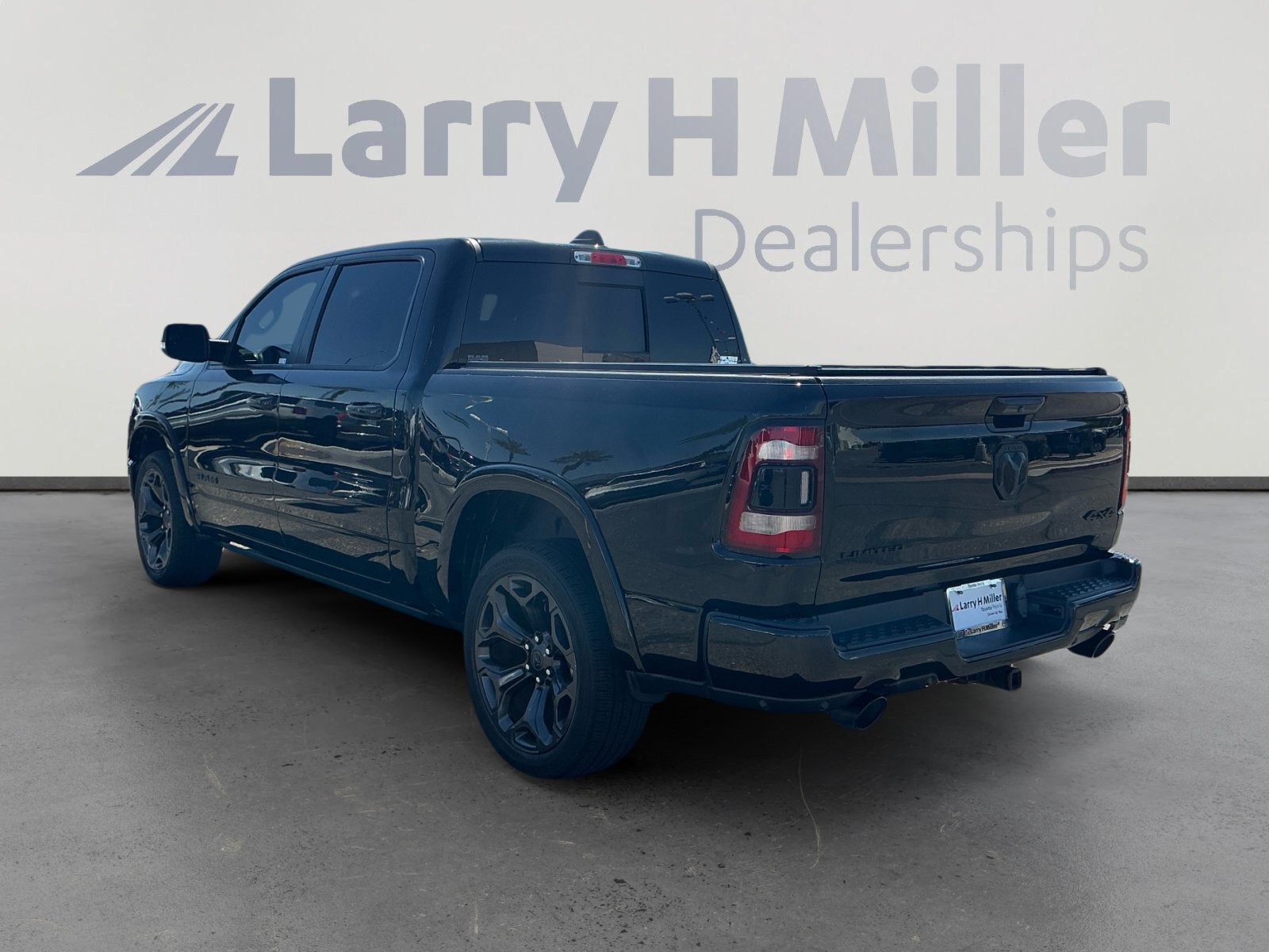 Used 2021 RAM 1500 Limited w/ Night Edition AWD/4WD image 3