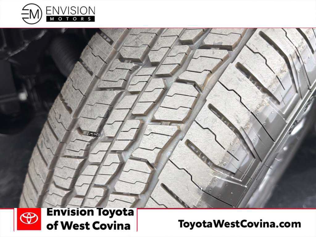 Used 2027 Toyota Land Cruiser AWD/4WD image 18