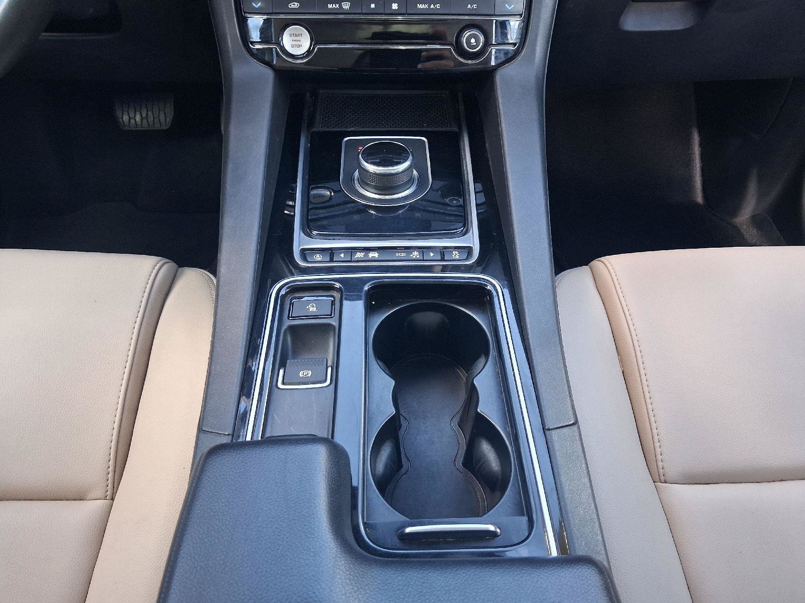 Used 2018 Jaguar F-PACE Premium AWD/4WD image 30