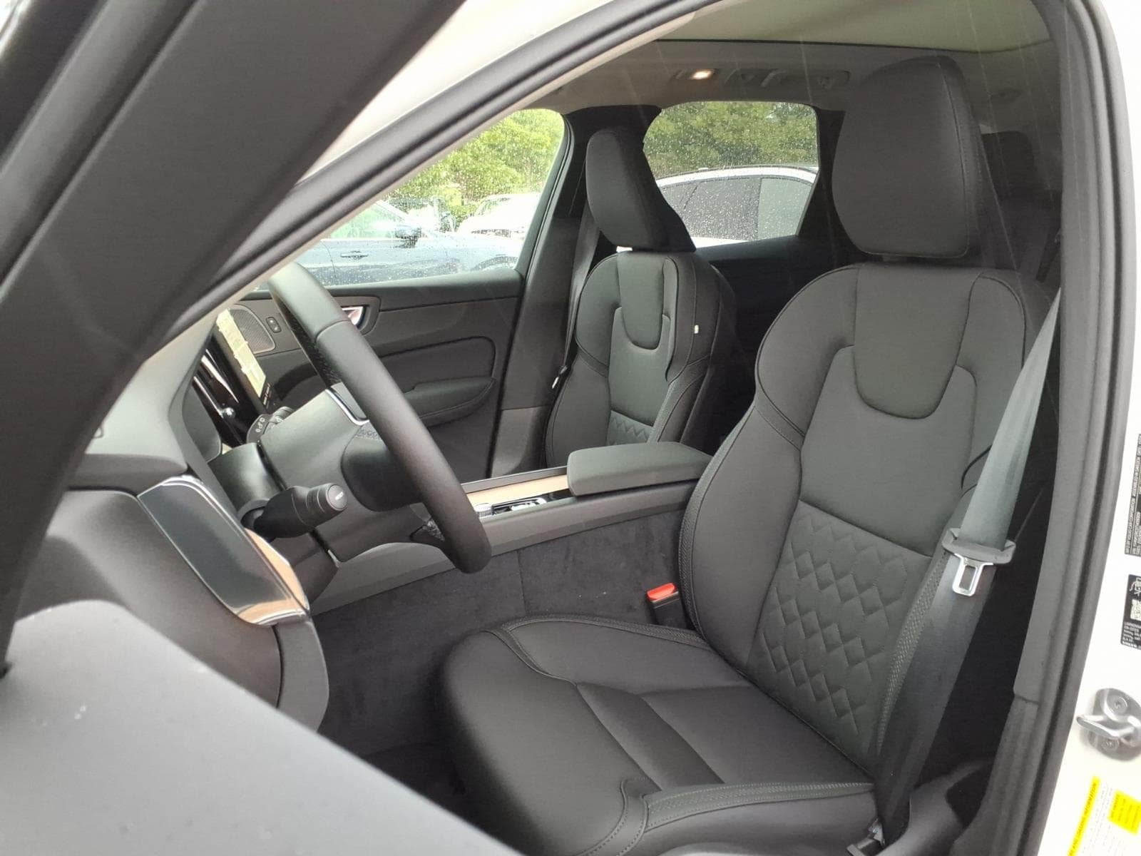New 2026 Volvo XC60 B5 Plus w/ Protection Package Premier AWD/4WD image 5